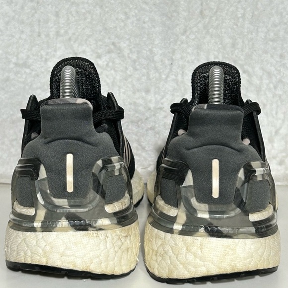 Adidas Womens Black Grey Ultra Boost 20 Running Athletic Sneakers Shoes SZ US 7 - Picture 4 of 11